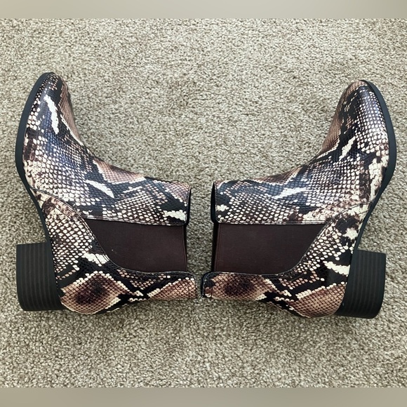 Alex Marie Snakeskin Leather Stretch Ankle Booties Size 7 - Picture 4 of 7
